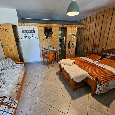 Yourtes Olachat Proche Annecy Faverges Ngoại thất bức ảnh